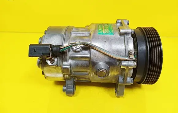 Volkswagen Golf IV Air conditioning (A/C) compressor (pump) 1J0820803F