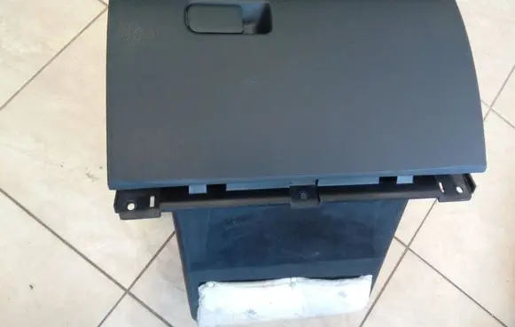 SsangYong Tivoli Glove box 7771035001 NE69851