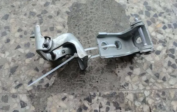 Peugeot 3008 I Rear door hinge set 