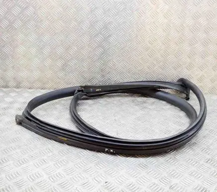 Maserati Quattroporte Rubber seal front coupe door 