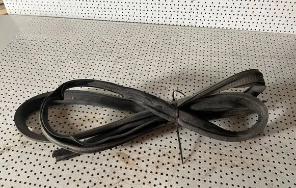 Microcar M.GO Front door rubber seal 