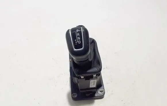 Volvo S60 Gear shifter/selector 32240584