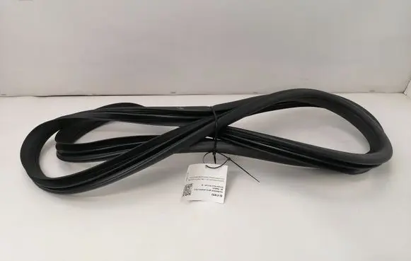 Mercedes-Benz E W212 Front door rubber seal A2126970051