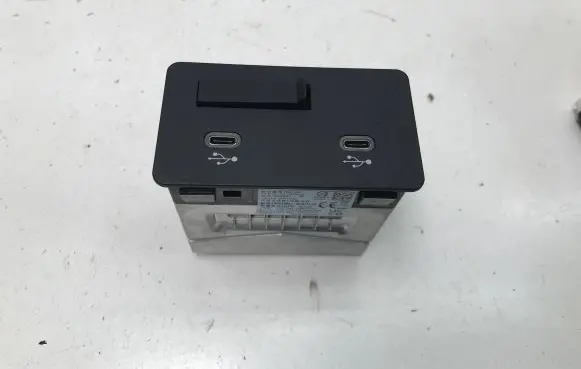 USB socket connector