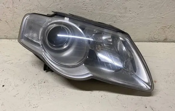 Volkswagen PASSAT B6 Headlight/headlamp 3C0941006Q