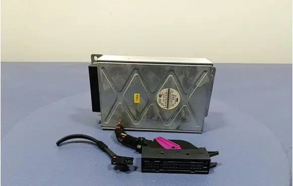 Audi A6 Allroad C5 Sound amplifier 4F0035223B
