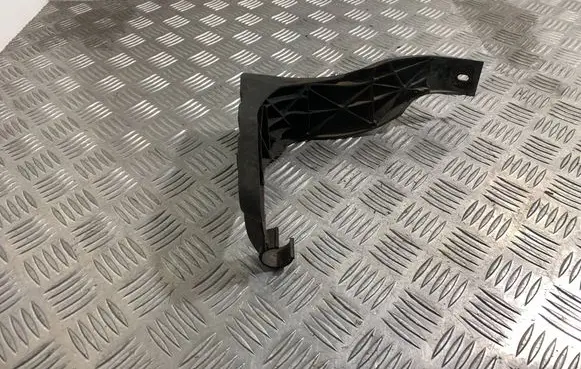 Audi A4 S4 B6 8E 8H Front bumper mounting bracket 8E0821138B