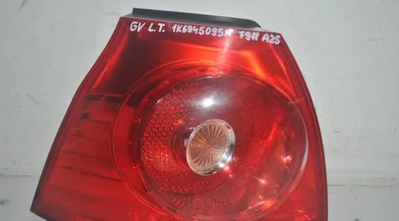 Volkswagen Golf V Rear/tail lights 1K6945095N B01583430 02S28490102