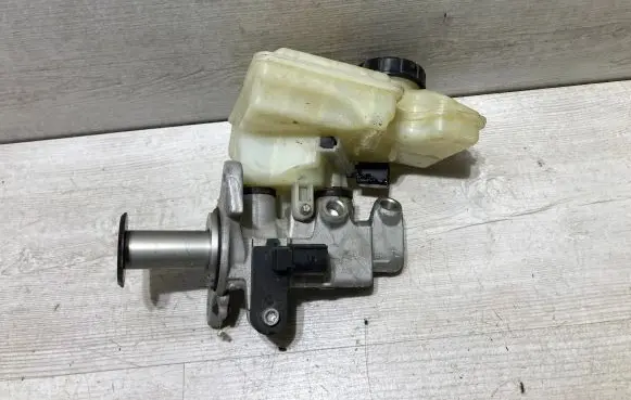 Audi Q3 F3 Master brake cylinder