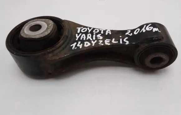 Toyota Yaris Engine mounting bracket