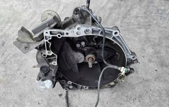 Peugeot 2008 I Manual 5 speed gearbox 20DP41