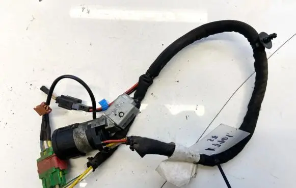 Peugeot 807 Ignition lock 9648445180