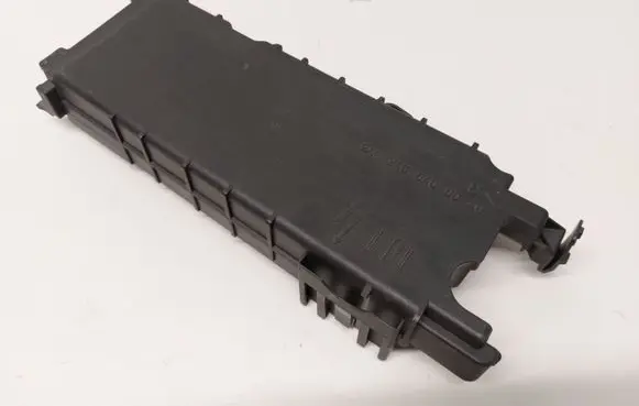 Mercedes-Benz GLA W156 X156 Fuse box cover A2465451340 A2465400040