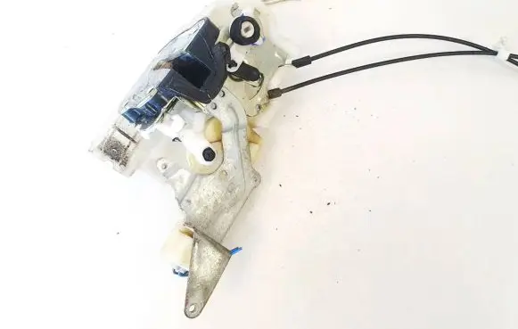 Isuzu D-Max Front door lock