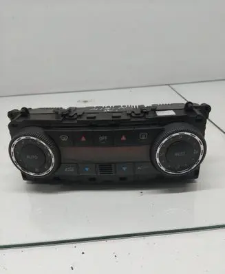 Mercedes-Benz B W245 Climate control unit A1698300685 0601243C008A