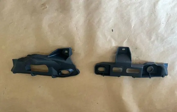 Renault Clio III Headlight/headlamp mounting bracket 8200800091