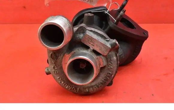 Jaguar XJ X351 Turbo system vacuum part AX2Q6K682BD
