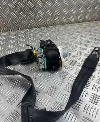 Volkswagen Touareg II Front seatbelt 7P0857705E
