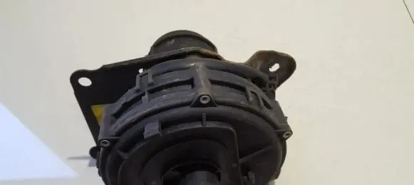 Opel Vectra B Secondary air pump 90530018