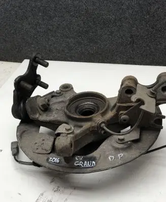 Front wheel hub