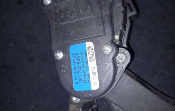 Volkswagen Multivan T5 Accelerator throttle pedal 7H1723503F 6PV00849502
