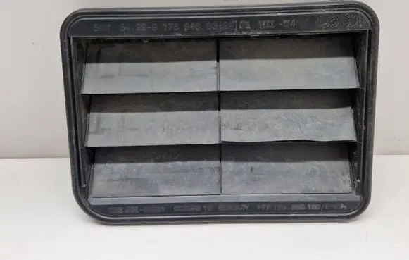 BMW i4 Quarter panel pressure vent 9176945