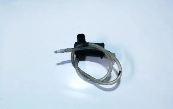 Suzuki Baleno EG Windscreen/windshield washer pump