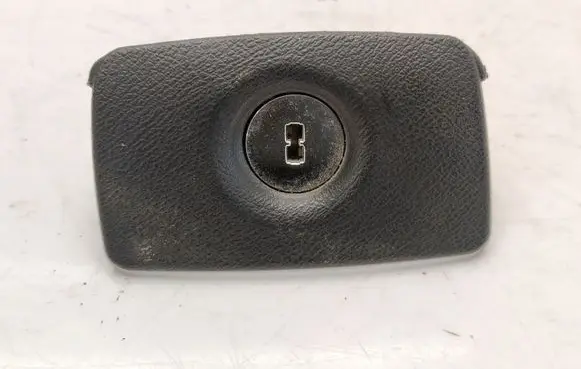 Hyundai Grandeur Glove box lock 3L84521000