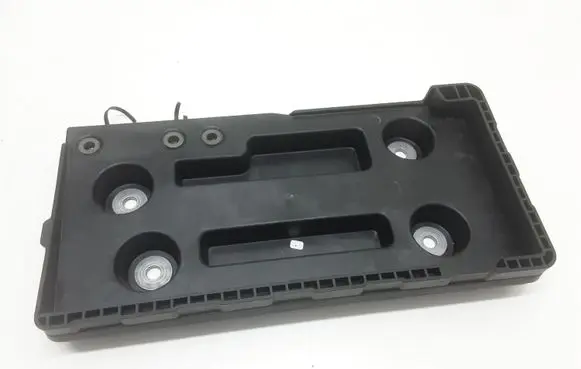 Volkswagen PASSAT B8 Battery tray 3Q0804869