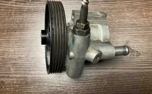 Nissan Primastar Power steering pump 4911000Q2L 4911000Q1E