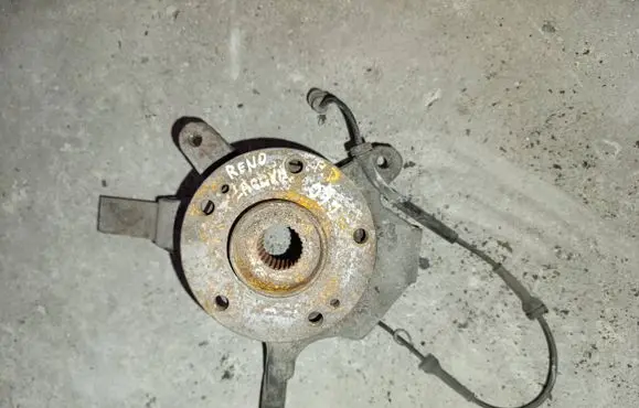 Front wheel hub