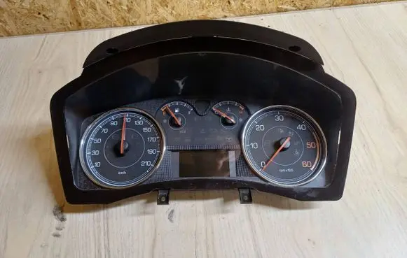 Fiat Croma Speedometer (instrument cluster) 555001090100 7CJ88K58I