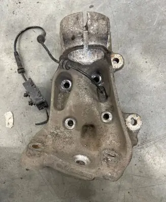 BMW 4 F32 F33 Front wheel hub 19878810