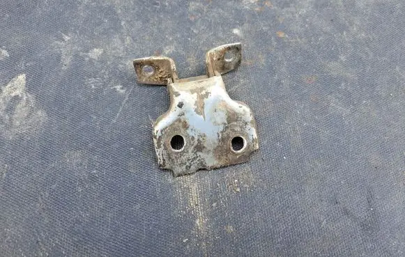 Suzuki Vitara (ET/TA) Front door upper hinge