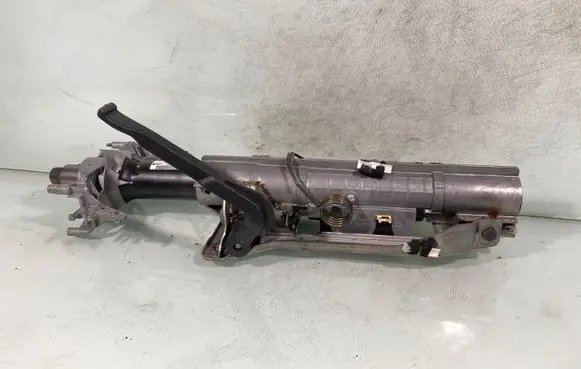 BMW 1 E81 E87 Steering wheel axle 6786899ai01