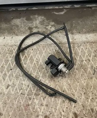 Volvo S60 Turbo solenoid valve 72190329 30637251