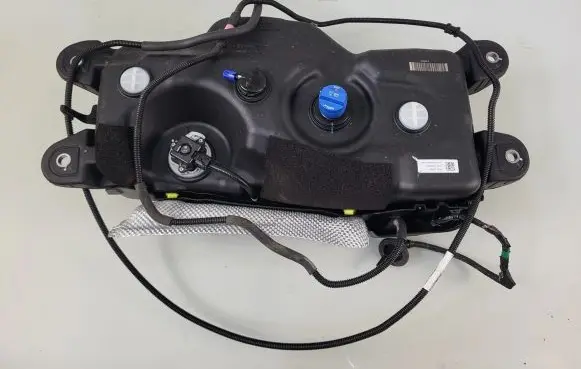 Mazda 6 AdBlue liquid reservoir SH20202G0