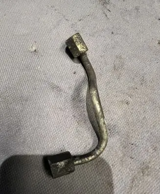 Hyundai Tucson JM Fuel injector supply line/pipe 
