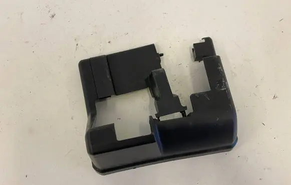 Audi Q7 4M Rear seat rail trim cover 4M0883690A
