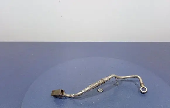 Engine coolant pipe/hose