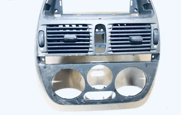Fiat Bravo - Brava Dash center air vent grill b367 b-367