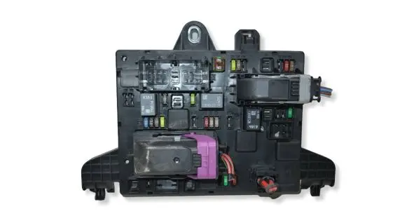 Opel Astra J Fuse module 13302301