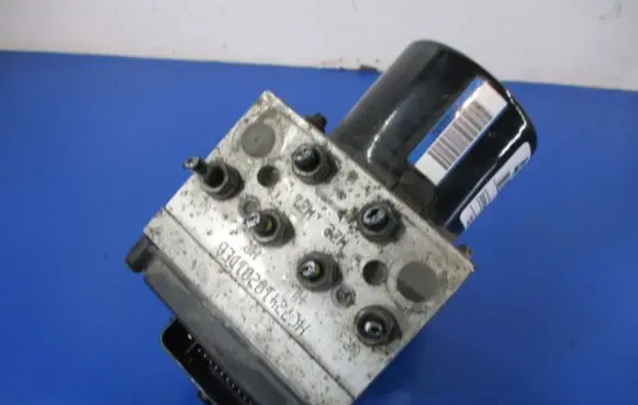 Volkswagen PASSAT B6 ABS Pump 3C0614109C