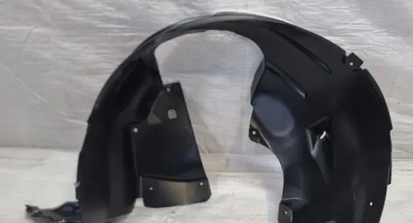 Front wheel arch liner splash guards