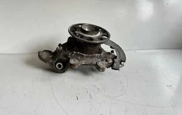Mercedes-Benz E W213 Rear wheel hub