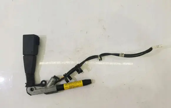 BMW X3 F25 Front seatbelt 7256646