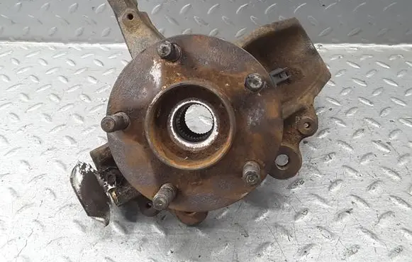 Ford Focus C-MAX Front wheel hub 3M513K170