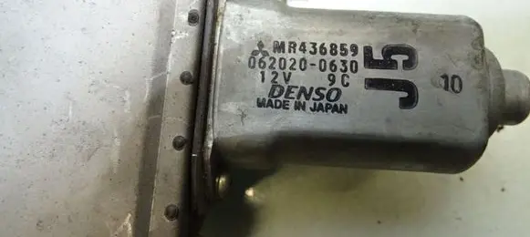 Mitsubishi Pajero Front door window regulator with motor