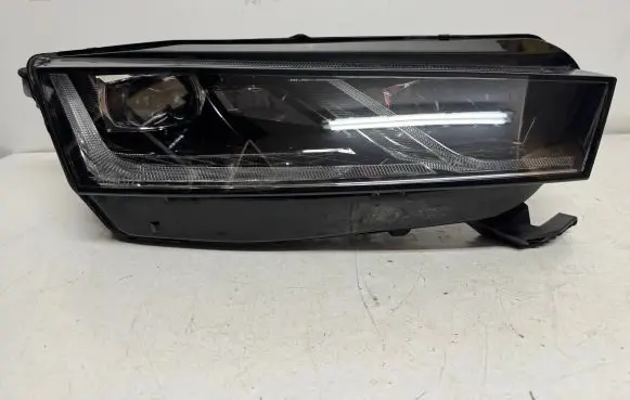 Skoda Octavia Mk4 Headlight/headlamp 5E4941016A 030111823400 992941572CD