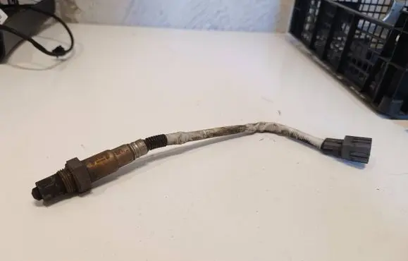 Peugeot 107 Lambda probe sensor 894650H020 103181 0258006721